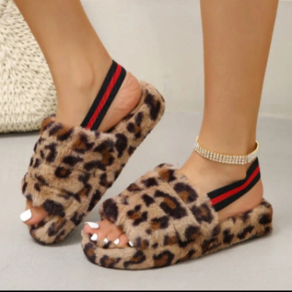 NEW ! Stylish Women's Leopard Print Soft Fluffy Indoor Outdoor Fashion Slippers - Picture 12 of 12